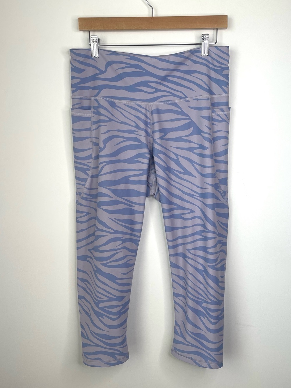 Old Navy Zebra Print stretchy Leggings - Gray and Blue size XL